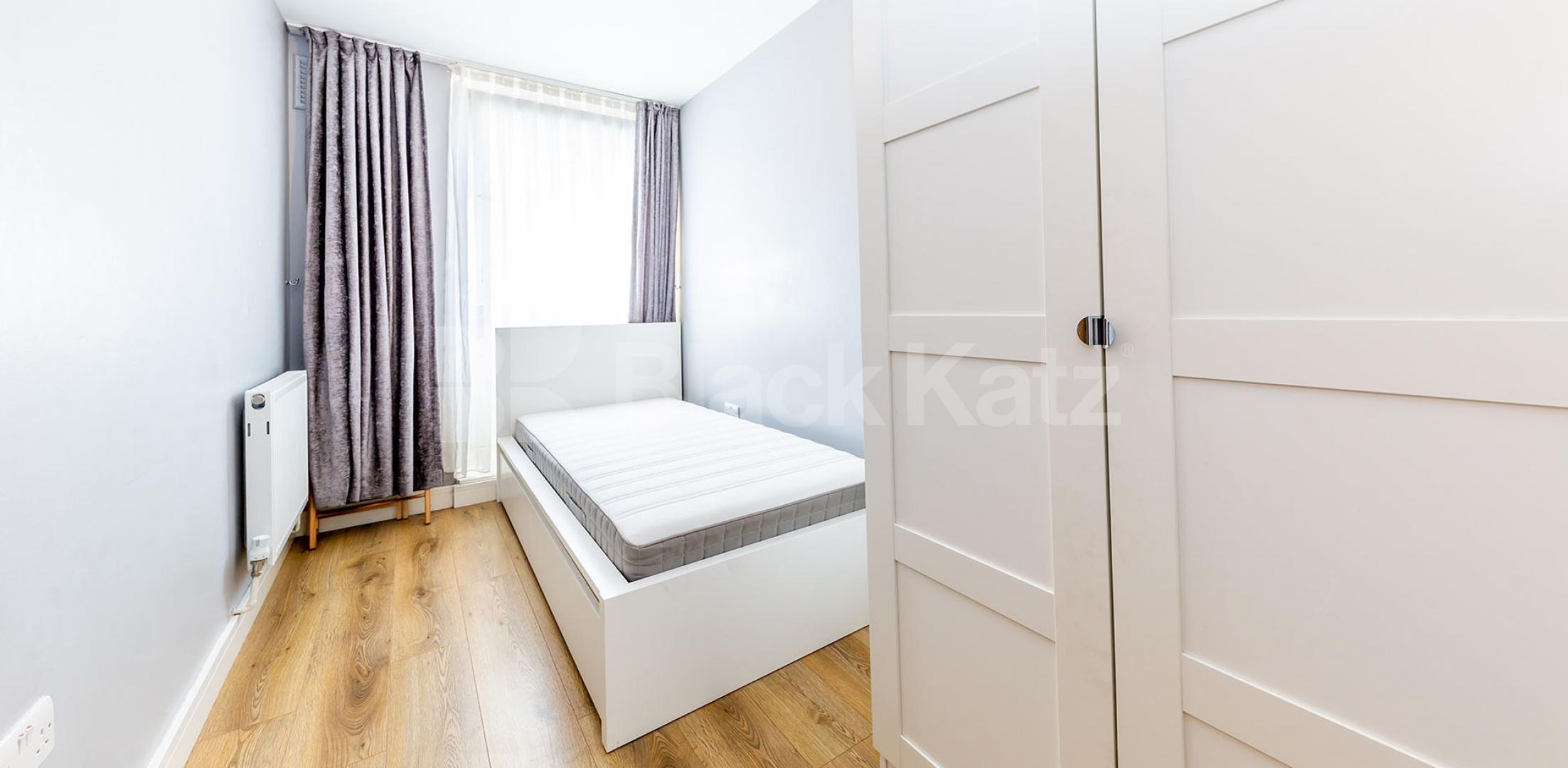 			NEW INSTRUCTION - ZONE1! GREAT FOR 4 SHARERS!, 3 Bedroom, 1 bath, 1 reception Flat			 Stanhope Street, EUSTON-CAMDEN